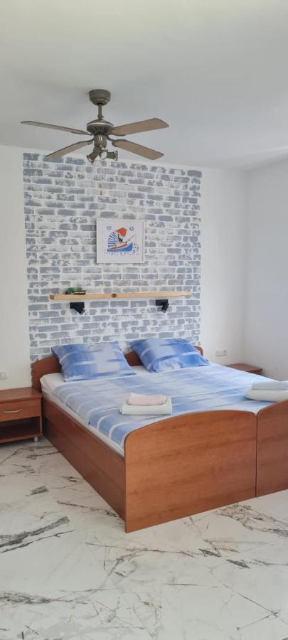 Apartmani Centar Seline Paklenica Buitenkant foto