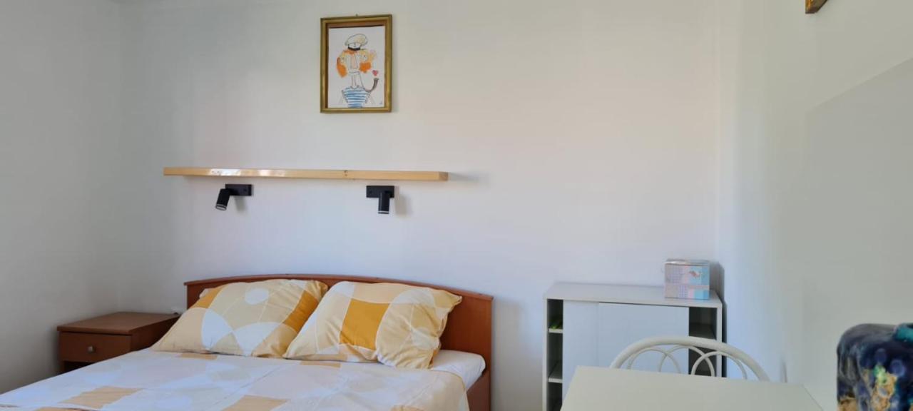 Apartmani Centar Seline Paklenica Buitenkant foto