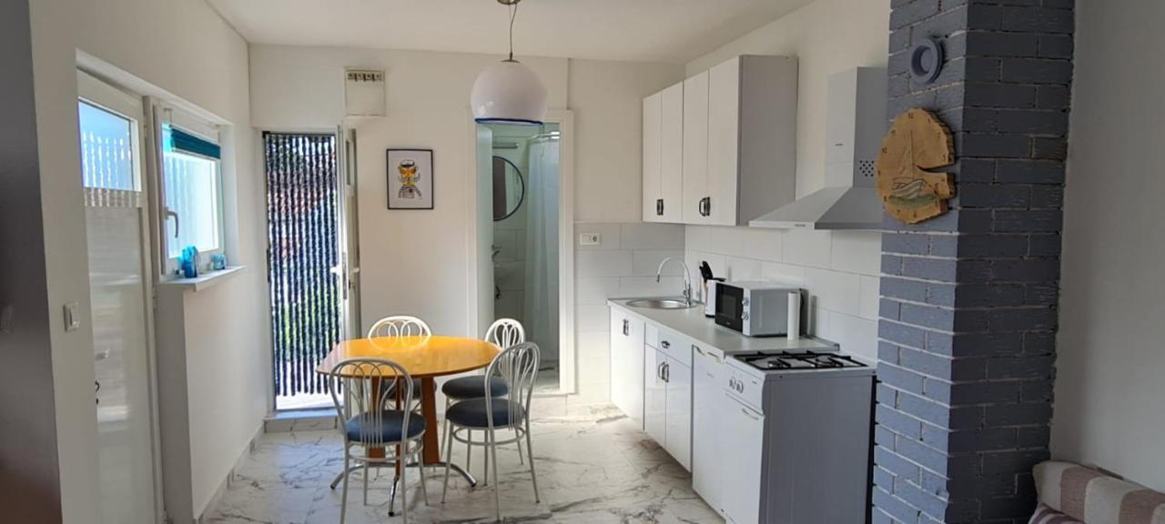 Apartmani Centar Seline Paklenica Buitenkant foto